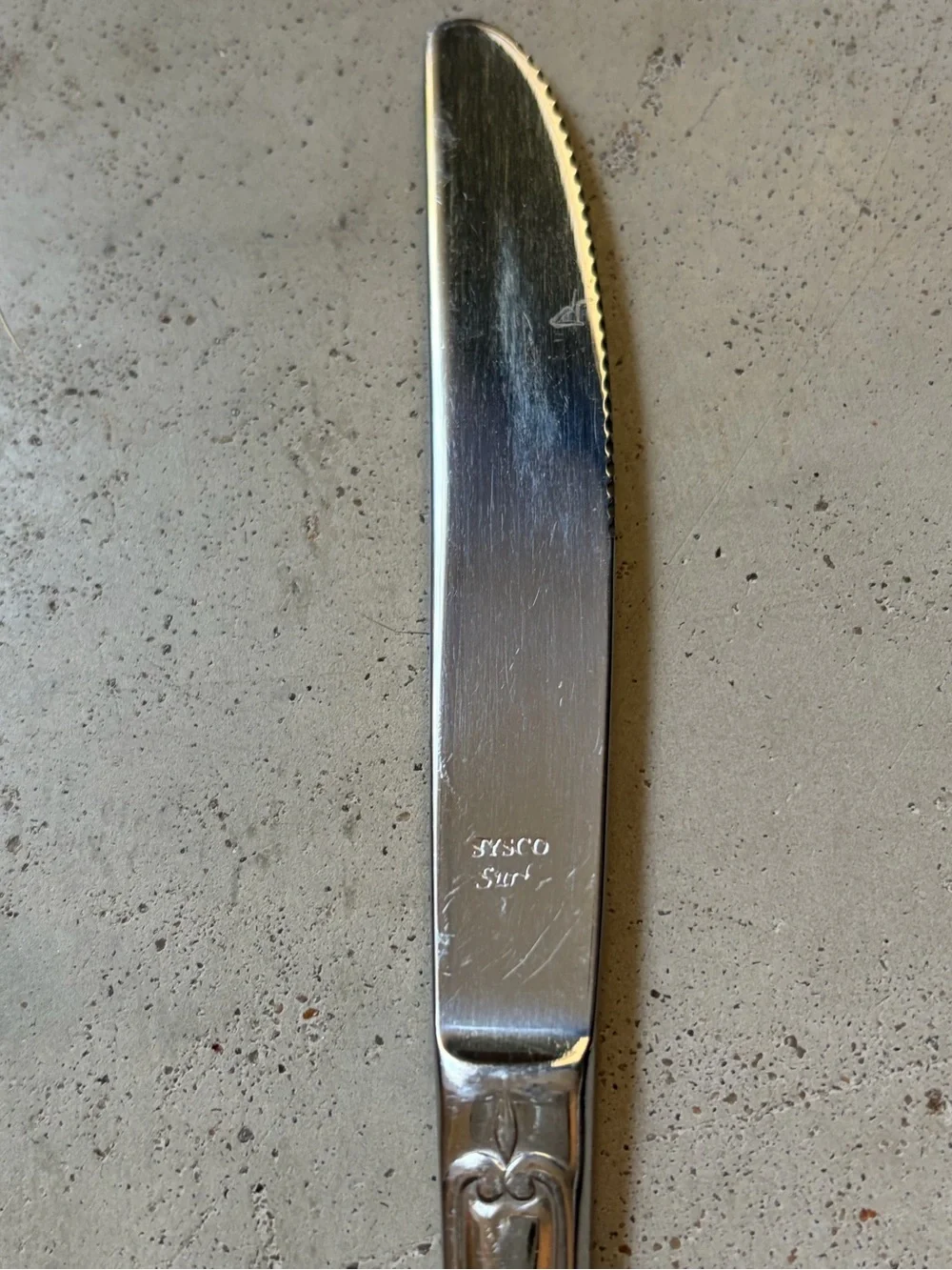 3 Sysco SURF Stainless Steel Dinner Knives Shell